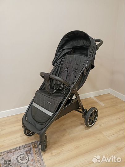 Коляска прогулочная Luxmom 730