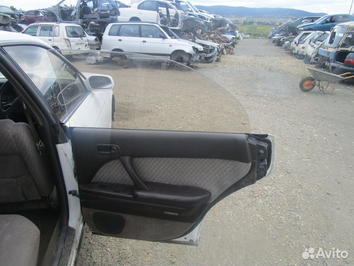 Дверь задняя правая Toyota Crown