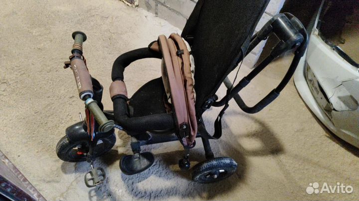 Детский велосипед с ручкой