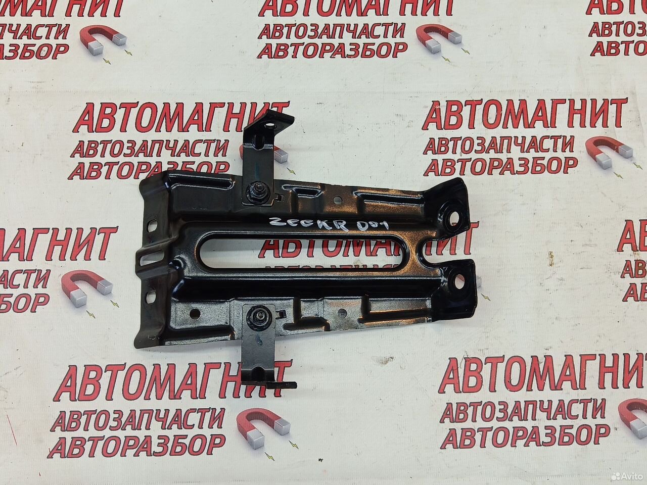 Кронштейн замка капота Zeekr 001