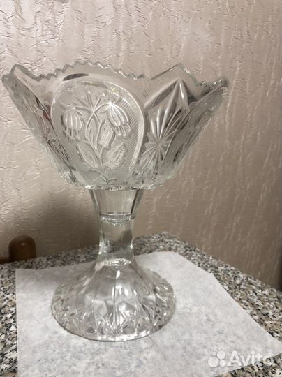 Хрустальная конфетница