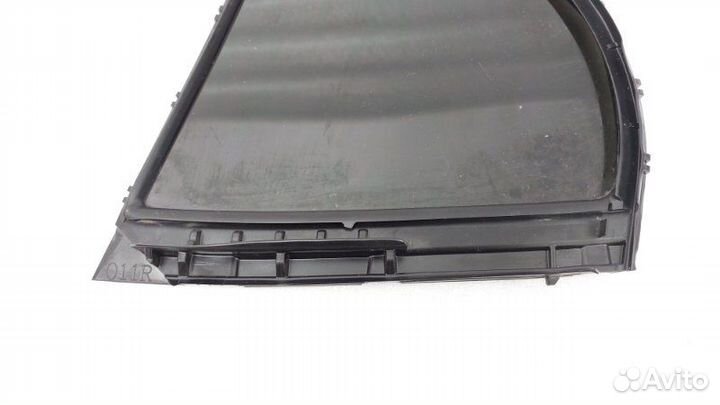 Стекло двери (форточка) заднее правое Toyota Camry