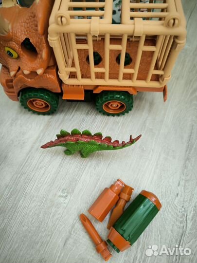 Машина/перевозка динозавров/с отверткой