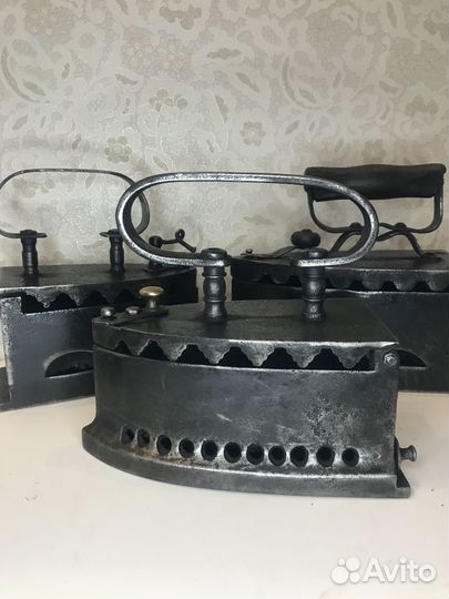 Старинный Чугунный Угольный Утюг.Разные