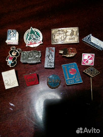 Продаю значки