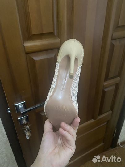 Туфли на каблуке