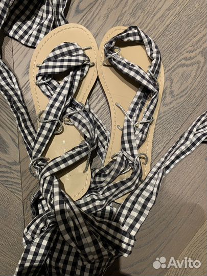 Сандалии zara