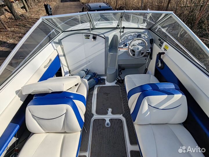 Катер Bayliner каютный