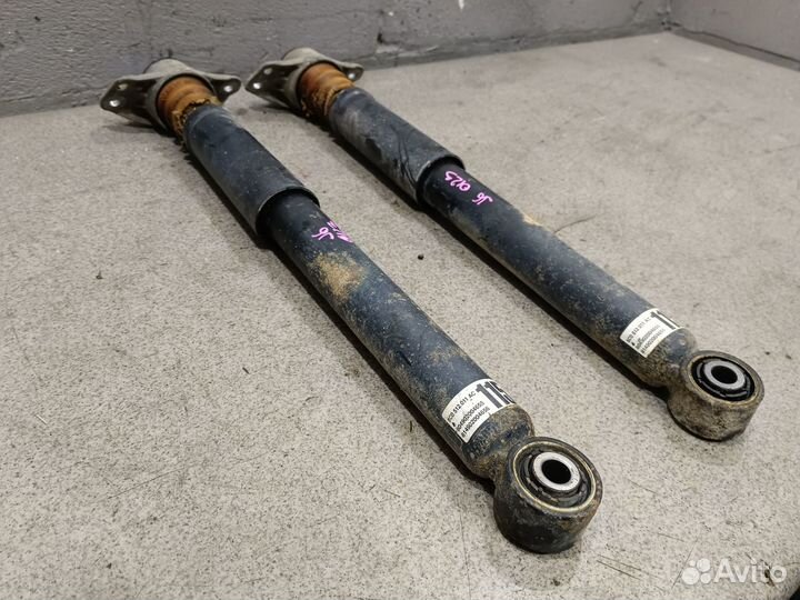 Пара задних амортизаторов для Volkswagen Jetta 6