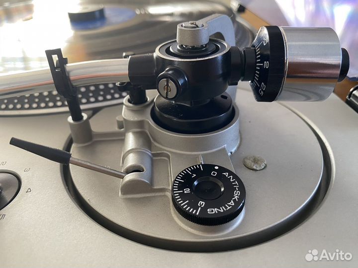 Проигрыватель винила Technics SL-1600