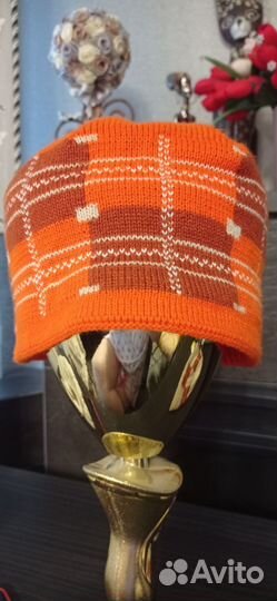 Две шапки новые на мальчика