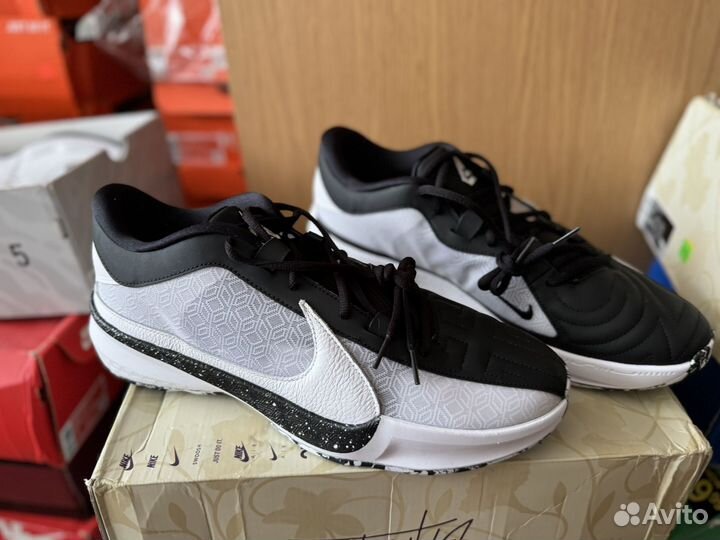 Баскетбольные кроссовки nike zoom freak 5 US14