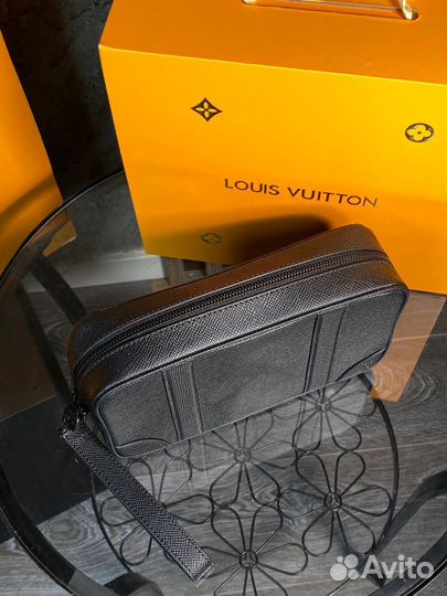 Клатч Louis Vuitton