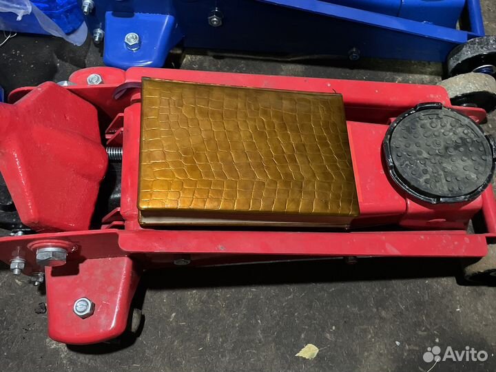 Домкрат гидравлический подкатной