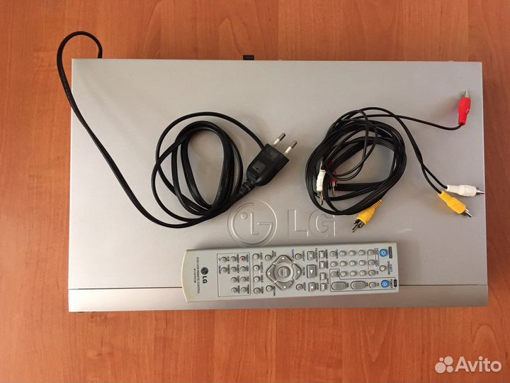 Видеомагнитофон DVD/VHS LG