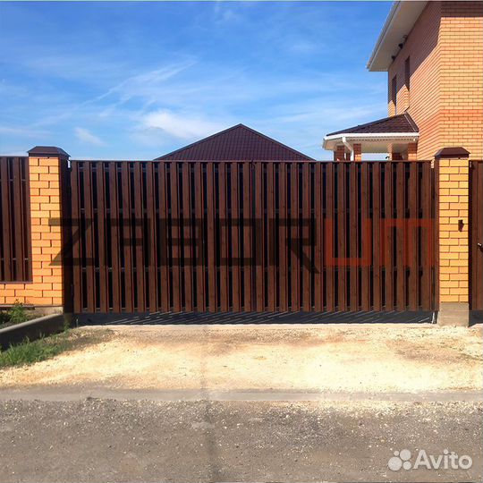 Забор из штакетника на фундаменте в Бронницах