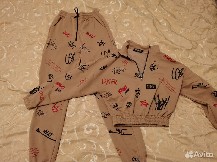 Спортивный костюм женский 42