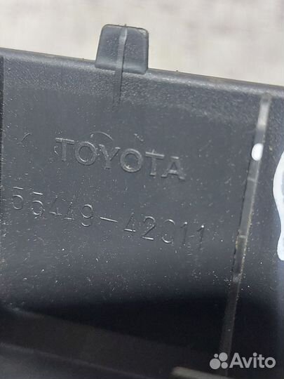 Гнездо прикуривателя Toyota Rav4 30