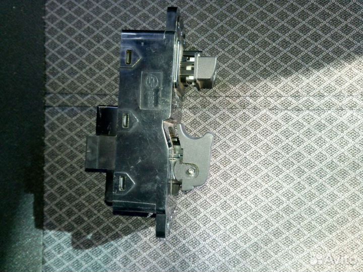 Кнопка двери ссанг енг