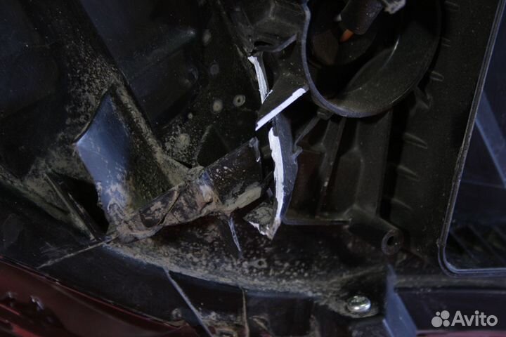 Фара левая Mitsubishi Pajero Sport