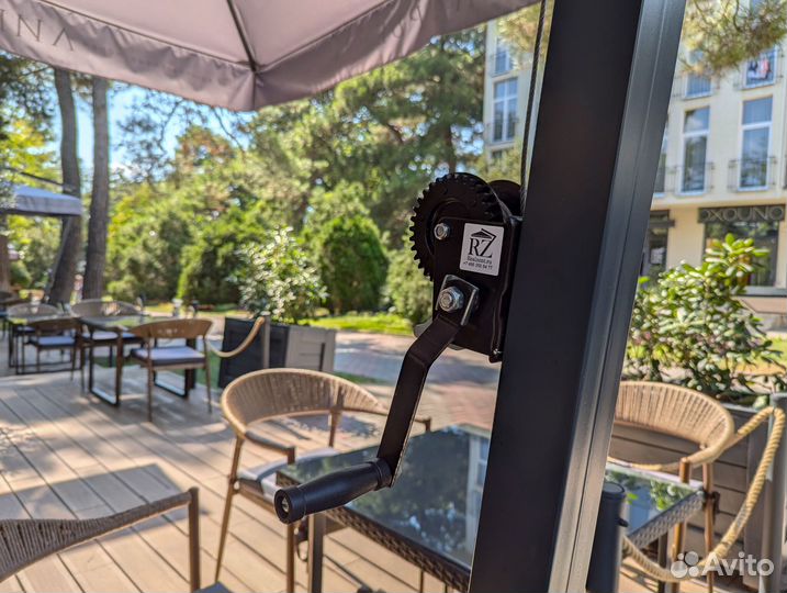 Зонт уличный для дома и кафе