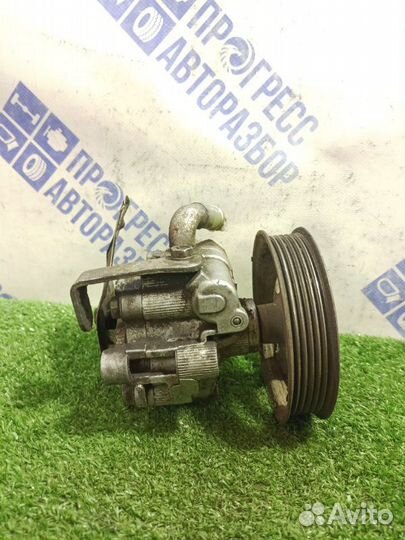 Насос гур Toyota Avensis универсал 1.8 1zzfe 2001