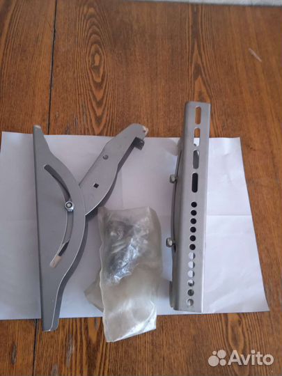 Универсальный кронштейн для телевизора