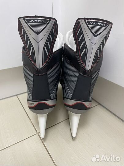 Хоккейные коньки bauer vapor x200 (разм 47) 12R