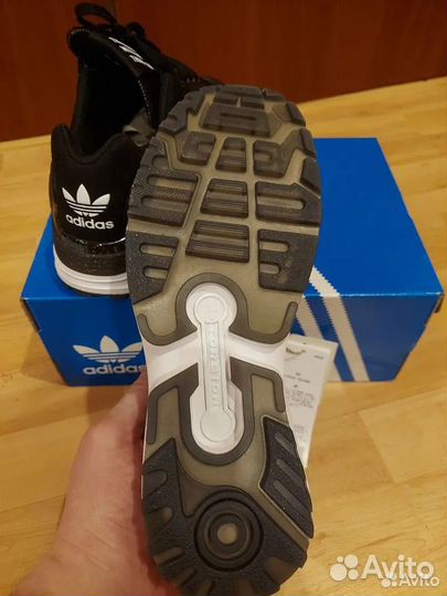 Кроссовки Adidas