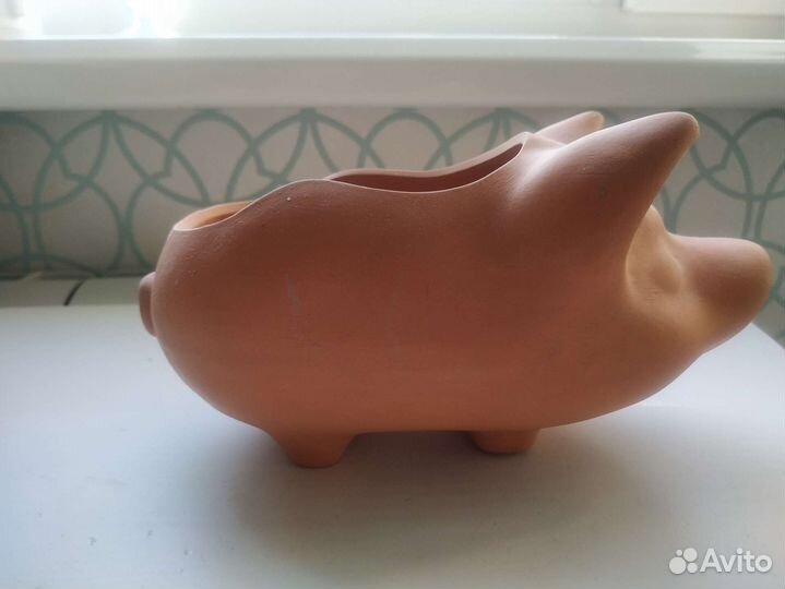 Глиняное кашпо для мелких растений