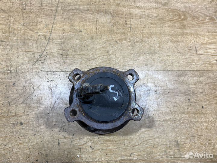 Ступица задняя левая Ford S-MAX, Galaxy 2