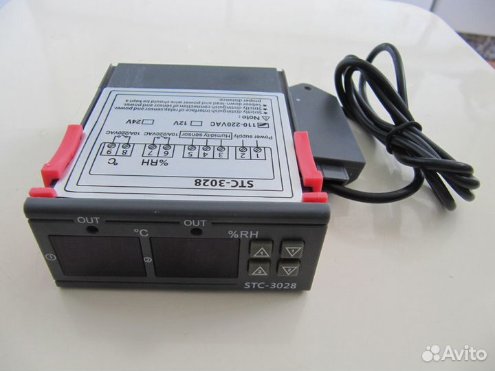 Цифровой регулятор температуры и влажности