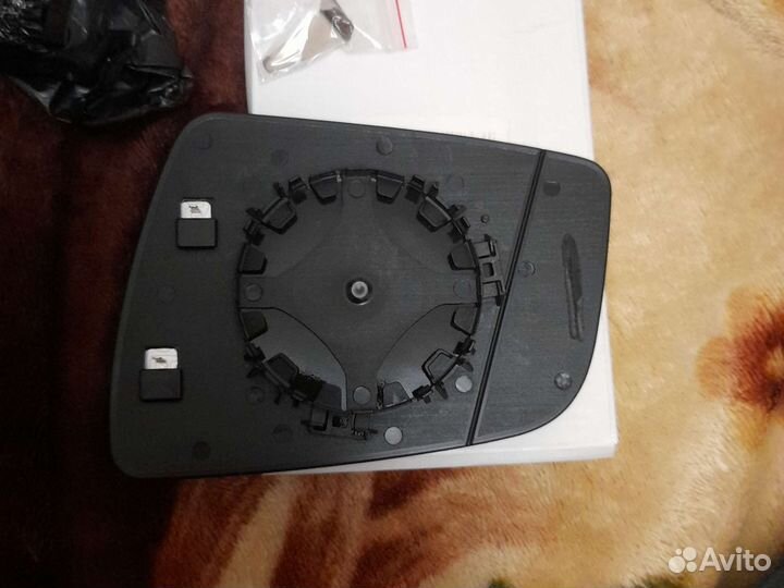 Зеркало правое заднего вида на opel zafira b