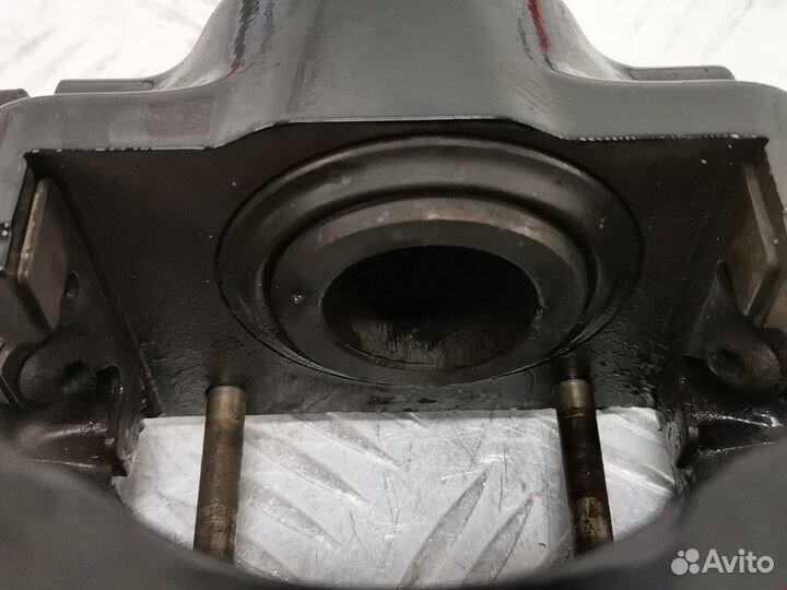 Суппорт задний правый Maserati Quattroporte 5 2006