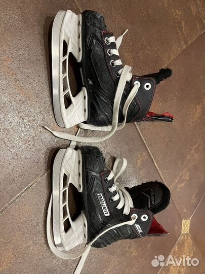 Хоккейные коньки bauer y10