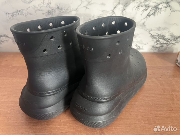 Crocs crush boot