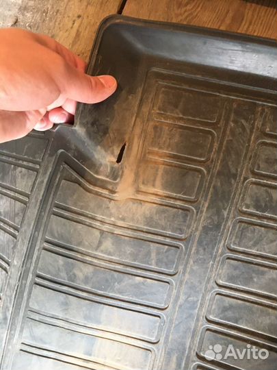 Автомобильные коврики резиновые