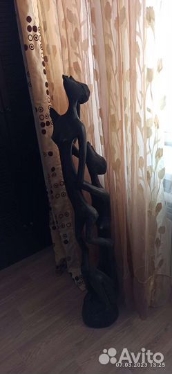 Напольные статуэтки