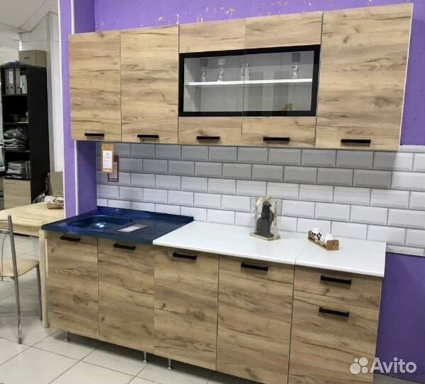 Кухонный гарнитур со столешницей Новый