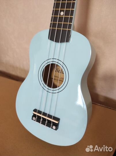 Укулеле голубая