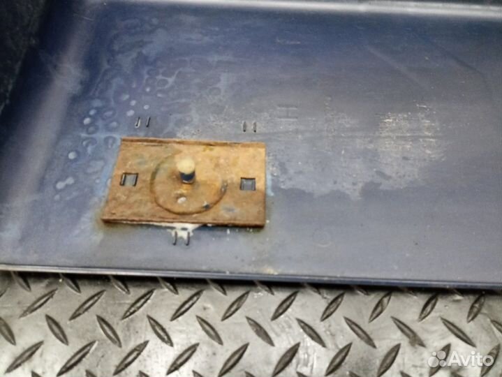 8141236 Продолжение крыла левое Volvo FH