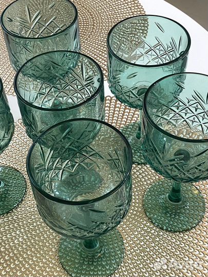 Фужеры (бокалы) для вина из цветного стекла