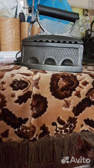 Утюг старинный