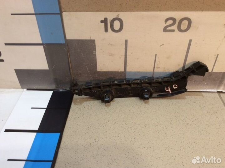 Направляющая переднего бампера передняя левая