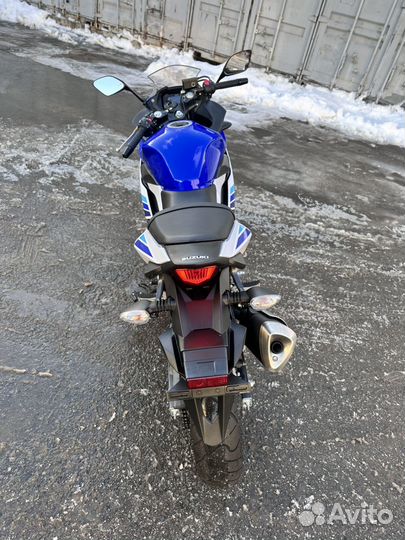 Suzuki GSX 250 R