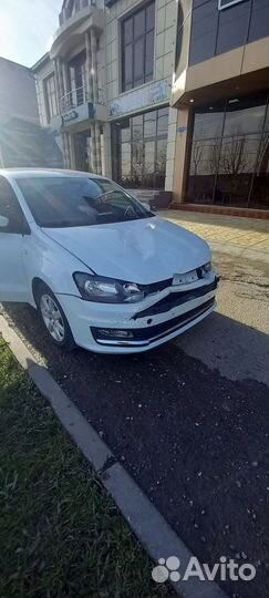 Volkswagen Polo 1.6 AT, 2017, битый, 290 000 км