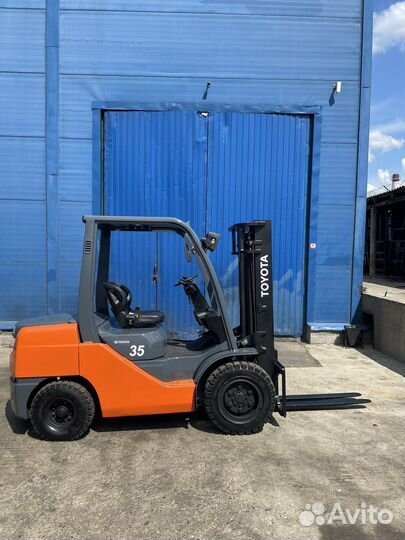 Вилочный погрузчик Toyota 8FD35N, 2008