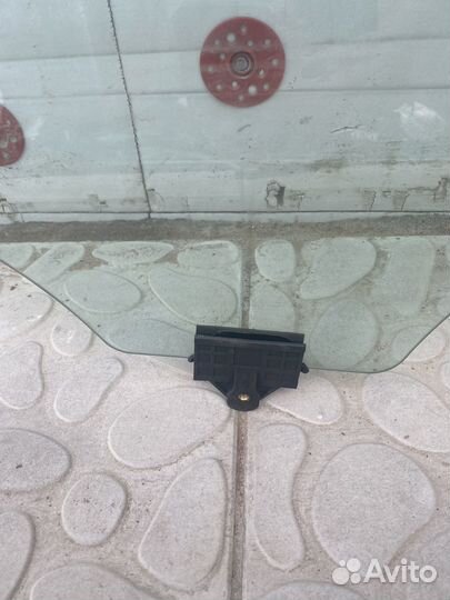 Стекло на заднюю левую дверь kia sorento 2020-2024