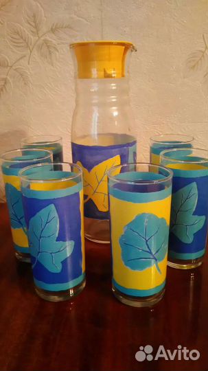 Кувшин со стаканами