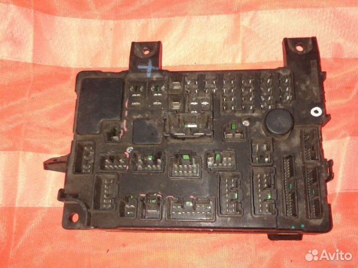 Блок предохранителей Mitsubishi Outlander